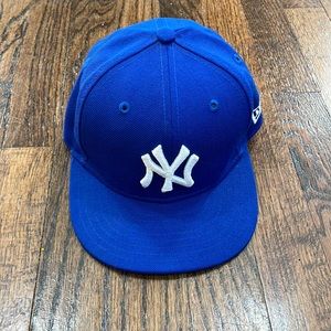 New Era boys royal blue NY Yankees SnapBack hat size 6 3/8